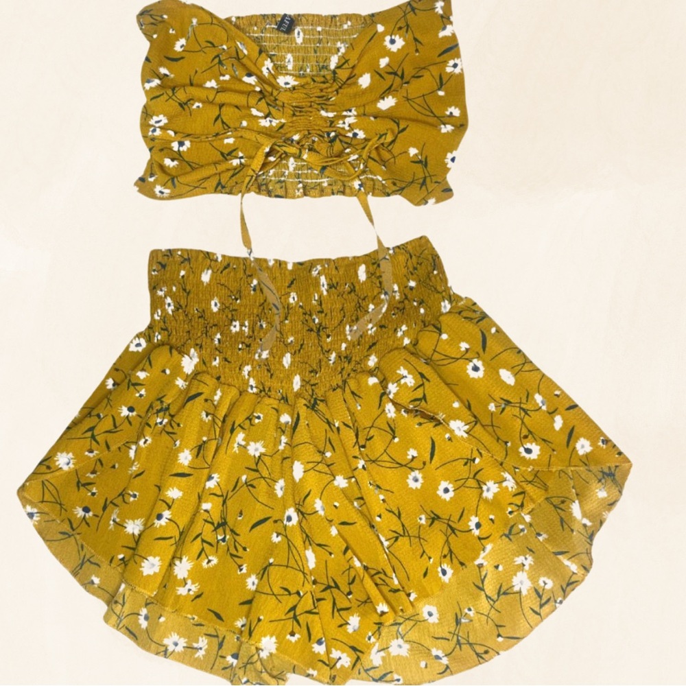 Vibrant Yellow Mini Skater Skirt Set with Ruffled Tie Front for Casual